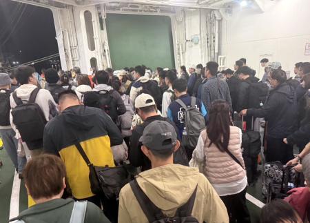 清明收假濃霧攪局　新臺馬輪載運613人抵台