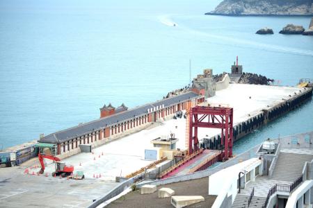 東引中柱碼頭鋪面及擋風牆美化完工