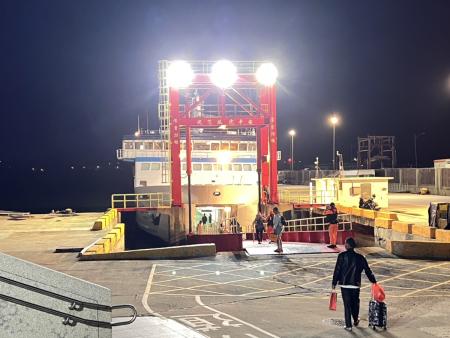 臺馬之星夜航　海空齊疏運1245人返台