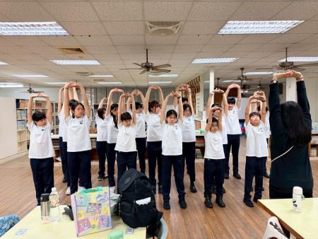 提風燈唱響馬祖語！東引國中小鄉土歌謠賽感動全場。（圖：東引國中小）