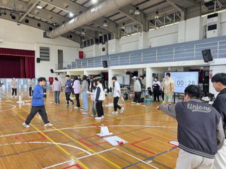 2026年第23屆智慧鐵人創意競賽初賽昨天在馬祖高中進行，學生們腦力激盪，從實作中進行解題。（圖／文：馮紹夫）