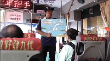 搭上白沙屯媽祖進香，黃魚公車熱度不減，持續推廣馬祖觀光。（圖：交旅局）