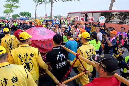 黃魚公車出任務　白沙屯拱天宮進香新亮點（四）