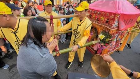 黃魚公車出任務　白沙屯拱天宮進香新亮點。（圖：翻攝白沙屯網路電視台）