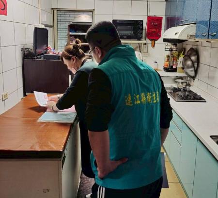 衛生局持續加強食品安全管理，本次共抽驗32件食品，其中1件包裝食品「無籽橄欖」因標示不符規定，已案移源頭衛生局處辦。（圖：連江縣衛生局）