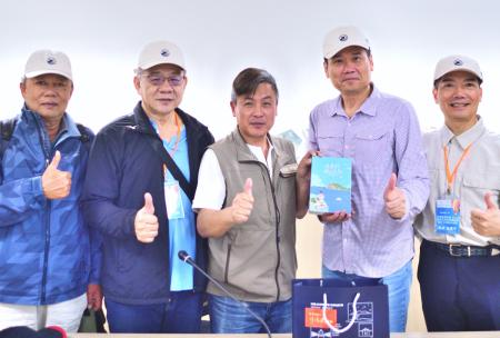 臺東縣衛生局參訪團抵達東引鄉，受到鄉長林德建及公所團隊熱烈歡迎。（圖：東引鄉公所）