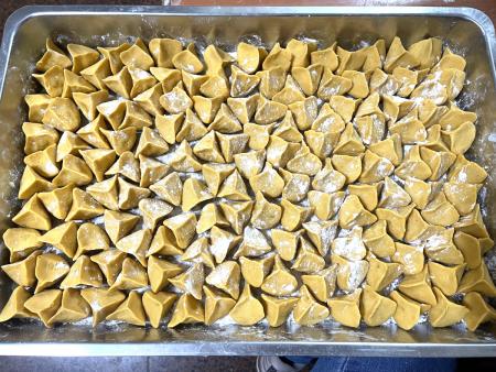 外酥內Q花生爆餡　「黃金地瓜餃」遊客念念不忘