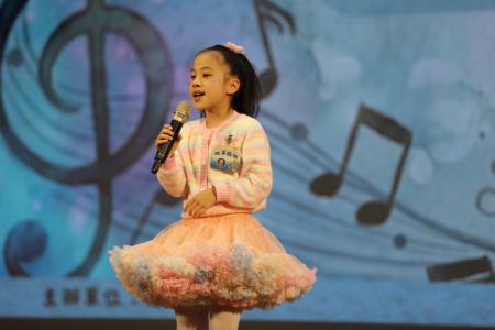 連江校際歌唱比賽　稚嫩美聲閃耀舞台。（圖：王致潔、中正國中小）