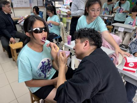 牙醫師公會仁愛國小訪視　考察潔牙現況
