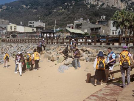 獅子會展開離島服務　首站北竿馬鼻灣淨灘