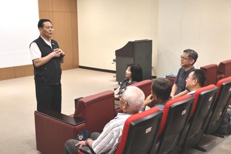 中華全人教育發展協會一行跨海來馬傳遞教育關懷，縣長王忠銘感謝協會將溫暖觸角延伸至馬祖。（圖／文：王致潔）