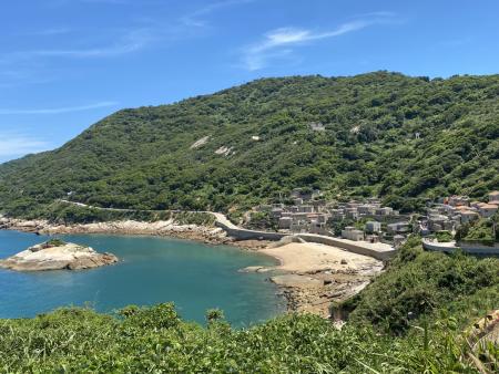 「慢語時光」海島音樂會將於北竿芹壁登場，民眾可在海風與夜色陪伴下聆聽音樂、參與互動活動，享受不一樣的海島夜晚。（圖／文：鄭禮頤、交旅局）