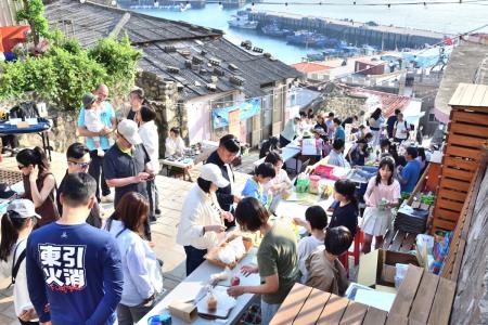 重返老街拾級漫遊　東引「東馬台市集」熱鬧開市