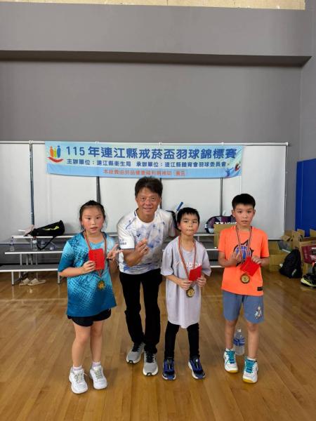 戒菸盃羽球賽　全民運動寫歷史。（圖：馮紹夫、羽球委員會）
