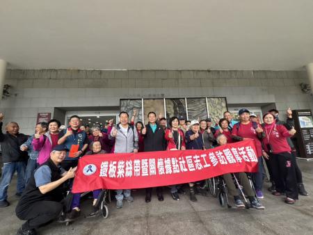 鐵板社協前進東引交流　縣長贈程儀祝旅途順風