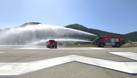 馬祖航空站北竿機場18日辦理飛安宣導活動，向民眾宣導機場周邊空域規定及飛機起降安全措施，提醒勿違規施放無人機，共同維護飛航安全。（圖／文：鄭禮頤）