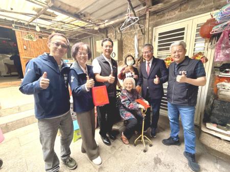 介壽村官長春歡慶92歲壽辰　縣長溫馨祝賀