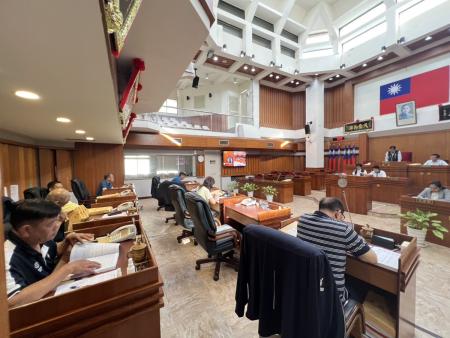 議會第8屆第7次定期大會開議　議員完成報到及確認議程