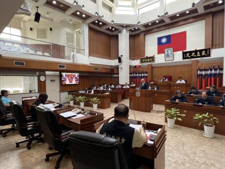 議會教育處工作報告　林元忠、劉碧雲即將退休，議員感謝奉獻付出