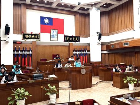 議會衛生局工作報告　議員肯定整篩門診為鄉親健康把關