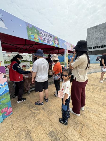 響應世界無菸日，衛生局舉辦闖關活動闔家同歡。（圖／文：鄭綿綿）