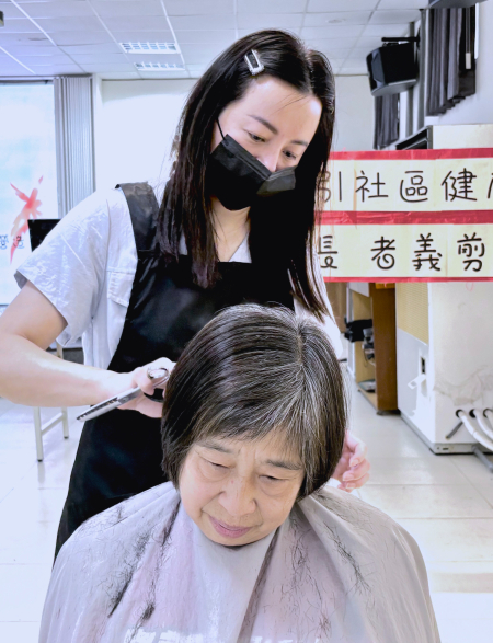 慈濟贈太陽眼鏡、社區辦義剪　東引長者共享暖心時光