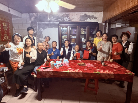 四維劉治國歡慶90大壽　王忠銘登門祝賀