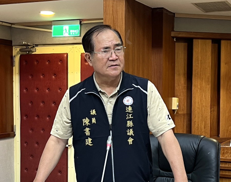 陳書建：立榮航班間距對鄉親出行不便　建請協調