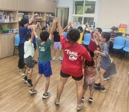 馬祖家扶中心13日在塘岐國小辦理「魔法劇場－探險隊」兒童團體活動。（圖／文：鄭禮頤）