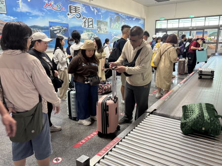 端午節連假，馬祖訂房率榮登全台第一，連假前夕及首日，共計約3,100位台灣旅客來馬。（圖／文：王致潔）