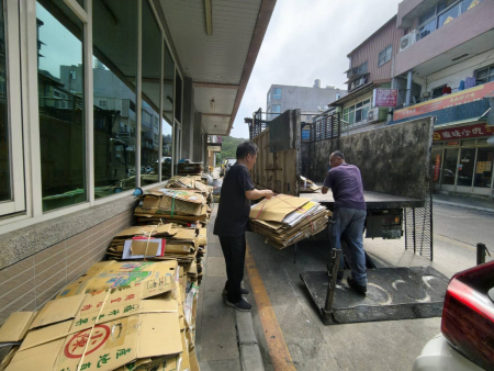 北竿資收巡迴服務成果豐碩　畢業季　參考書、評量和講義成回收大宗