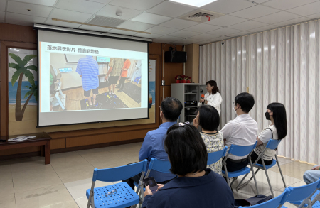 連江縣衛生局在大同之家舉辦「推動智慧科技應用於高齡照顧」觀摩交流活動，並邀請專家學者，分享實務經驗。（圖／文：鄭綿綿）