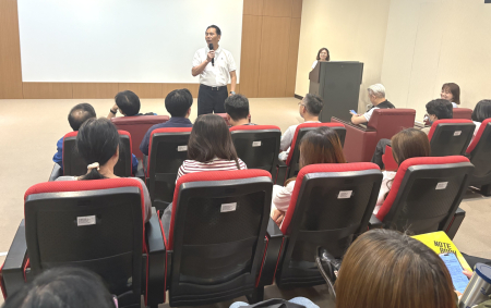 縣長王忠銘慰勉民社處同仁們平日工作之辛勞，並期勉大家繼續努力，創造幸福城市。（圖／文：鄭綿綿）