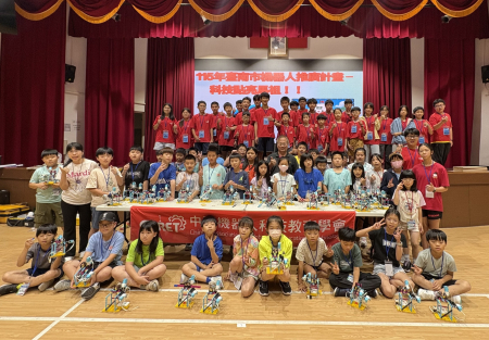 「科技點亮馬祖」營隊結業　學子展現創意成果