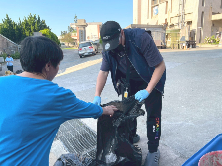 落實垃圾分類　環資局加強破袋稽查