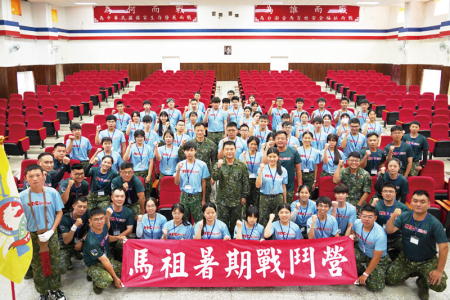 馬戰營學員合影，留下難忘回憶。