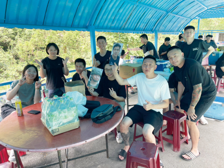 官兵們參與遊戲中過程，歡笑聲此起彼落。
