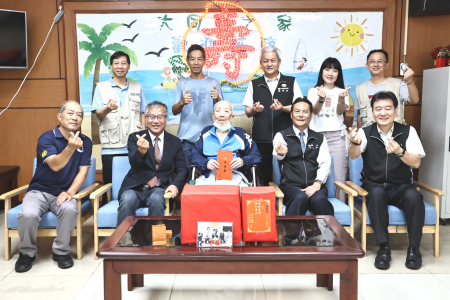 陳寶寶歡慶97歲生日　縣長赴大同之家祝壽