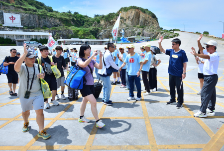 越野賽圓滿落幕　近900跑者、遊客離島　軍民熱情歡送