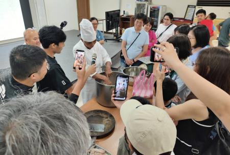 魚丸手作體驗　鄉親與遊客認識東引漁人文化
