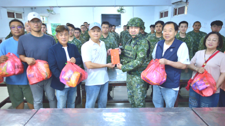 慰勞後備軍人教召　地區各界前往東引、北竿營區表達關懷