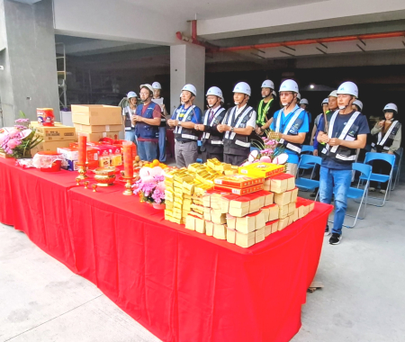中正國中小「國中部教學大樓拆除重建暨公共地下停車場新建工程」於昨日舉行上樑儀式。（圖：連江縣政府）