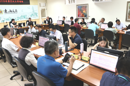 縣長：建立合理收費機制，解決停車問題