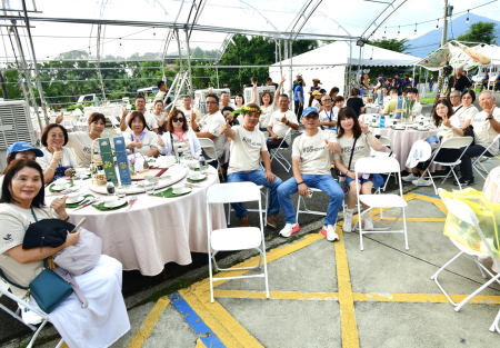 東引交流團抵達屏東瑪家鄉，參加「第七屆臺灣慢城年會」開幕典禮，與來自全台各地慢城代表及專家學者齊聚交流，共同分享慢城發展與永續治理經驗。（圖：東引鄉公所）