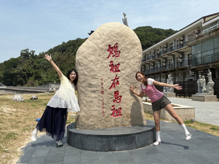 周晴晴、黃驛婷駐點馬港　青年視角記載離島生活