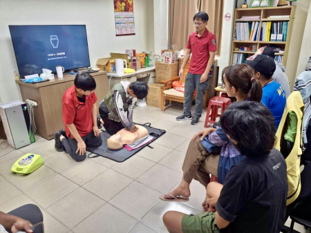 外籍移工學急救　東莒消防分隊舉辦CPR、AED宣導