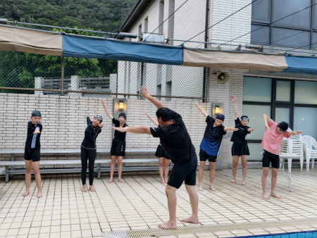 中山國中游泳訓練營開訓　引導學子鍛鍊體能