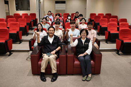 公部門暑期工讀座談會　學子分享學習成果　王忠銘勉深化在地認同