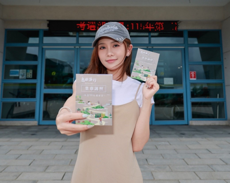 啦啦隊女孩若潼化身旅遊達人，前進東引、南竿感受馬祖魅力。（圖：馬管處）