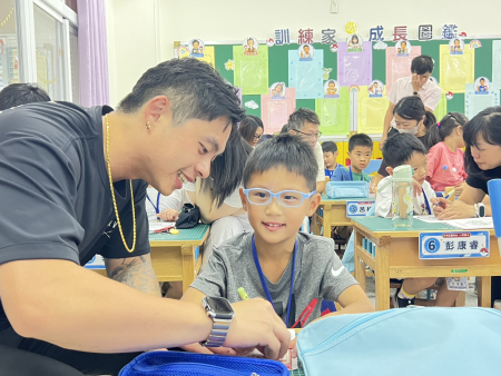 大手牽小手　歡樂開學趣！（圖：馮紹夫、王致潔、鄭禮頤、宋幸儒、蔡夢玲、東引國中小）
